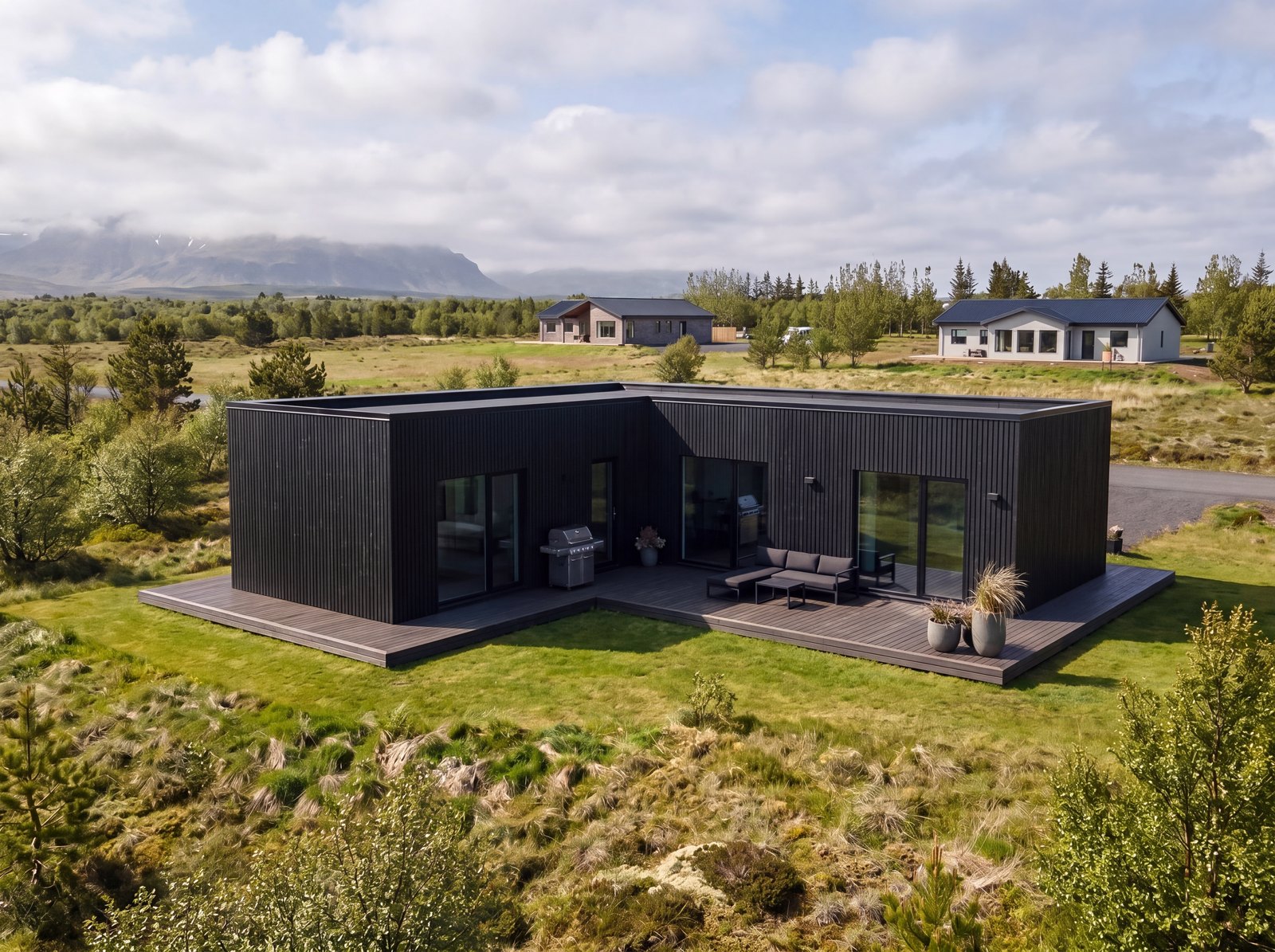 KUBO 64 L-laga hús með bæsaðri viðarklæðningu